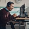 POLY Zestaw słuchawkowy Voyager Focus 2 z certyfikatem Microsoft Teams USB-C-C + przejściówka USB-C/A + podstawka ładująca /Retail